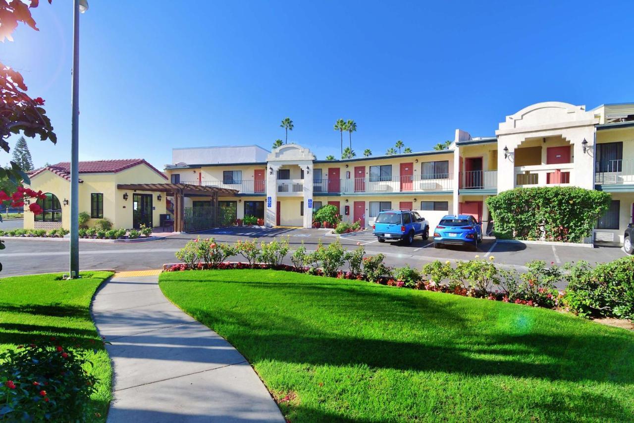 Hotel Lamplighter & At Sdsu San Diego